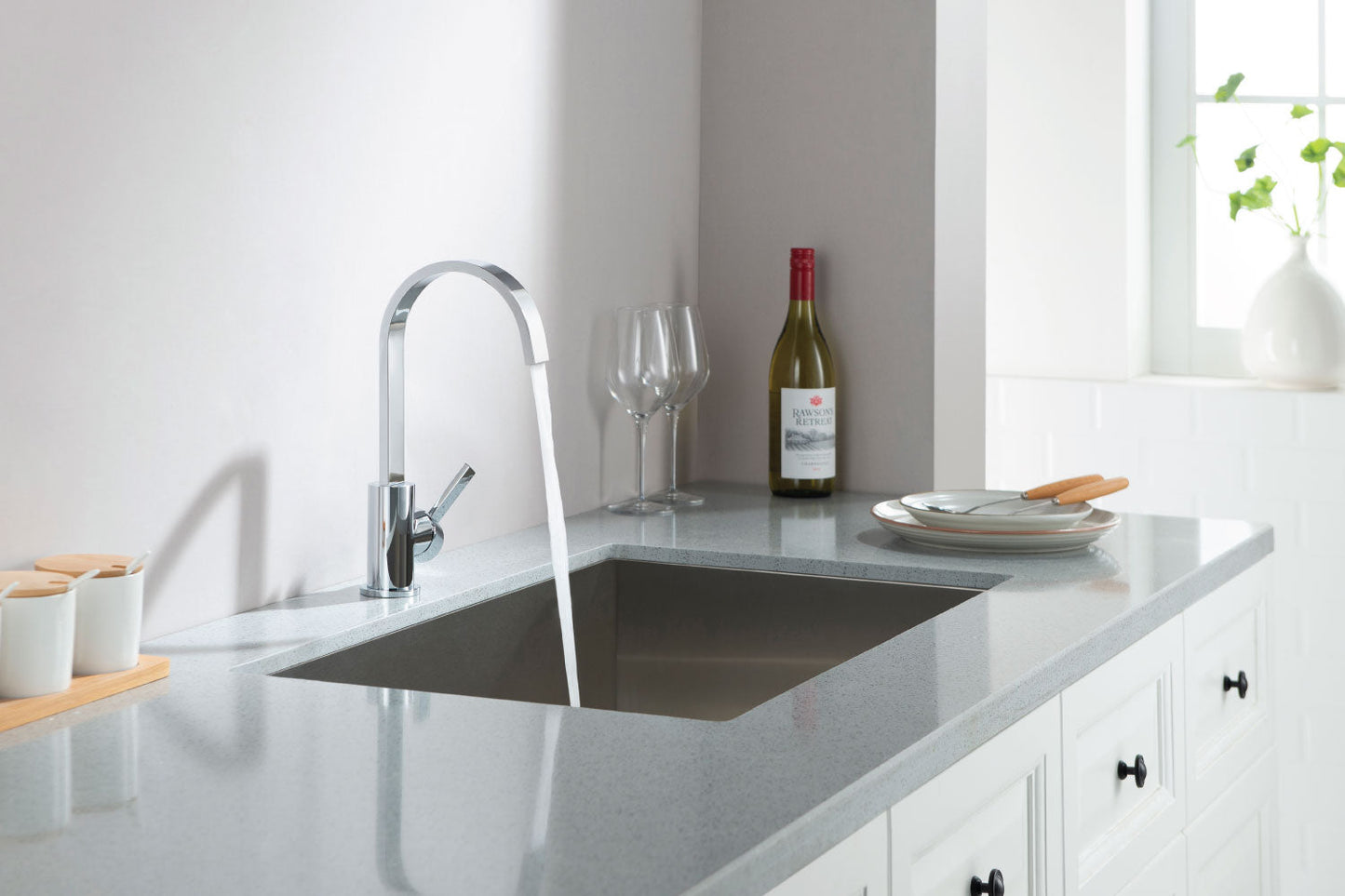 Bari Bathroom | Single Hole Bathroom / Bar Faucet – With Swivel Spout | Isenberg - 145.1500CP