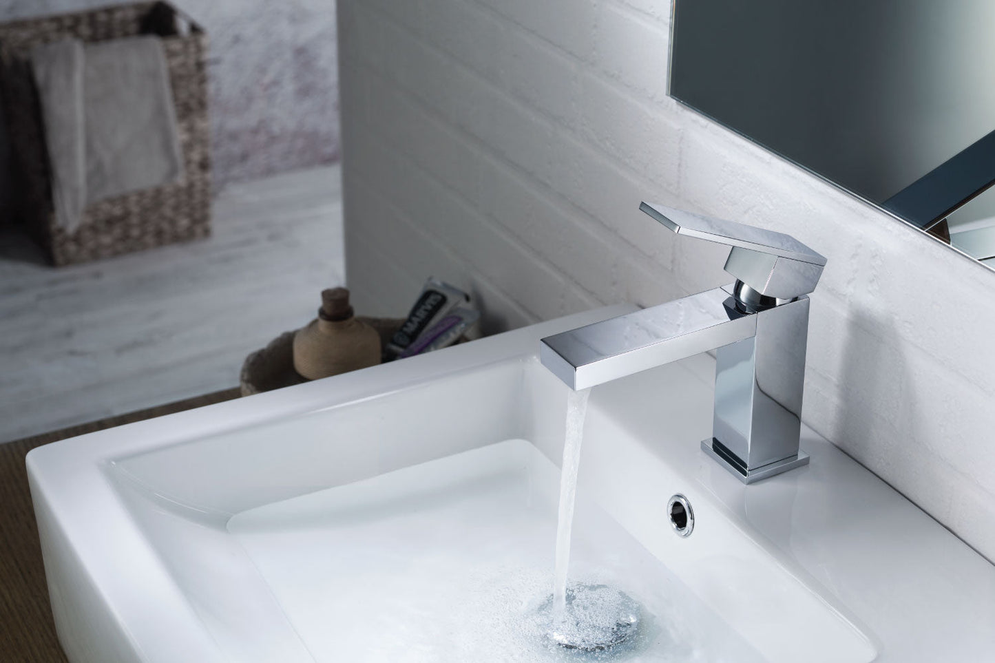 Bari Bathroom | Single Hole Bathroom Faucet | Isenberg - 160.1000MB