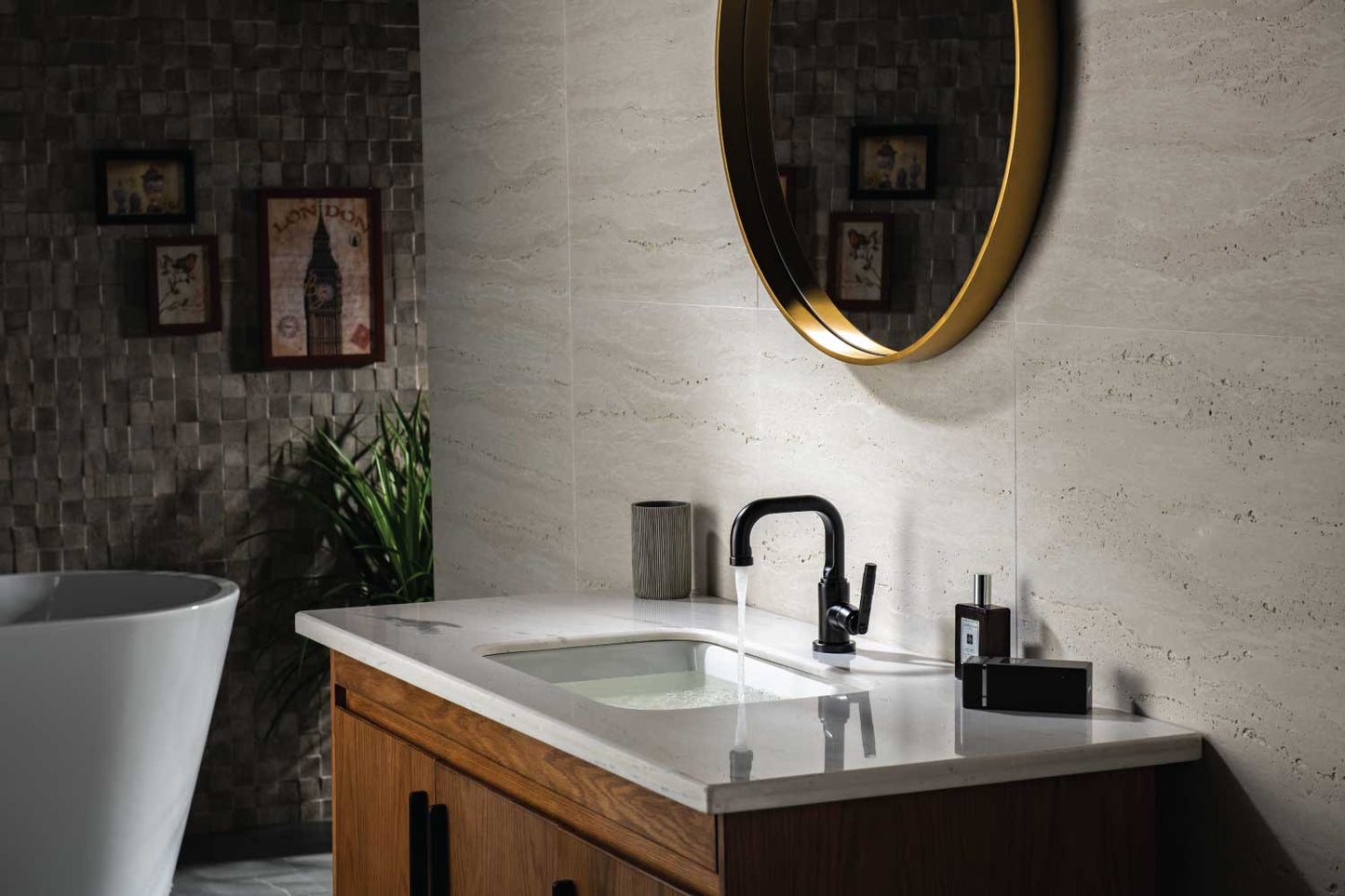 Bari Bathroom | Single Hole Bathroom Faucet | Isenberg - 250.1000MB