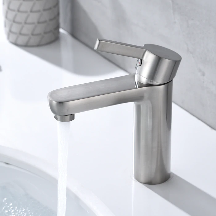 Bari Classic | Single Hole Bathroom Faucet