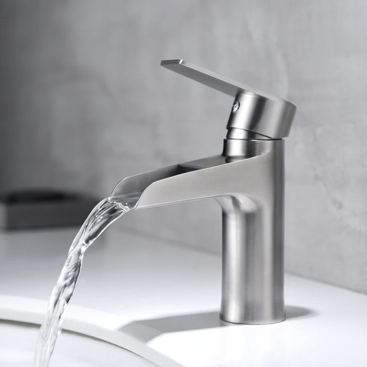 Bari Modern | Single Hole Bathroom Faucet