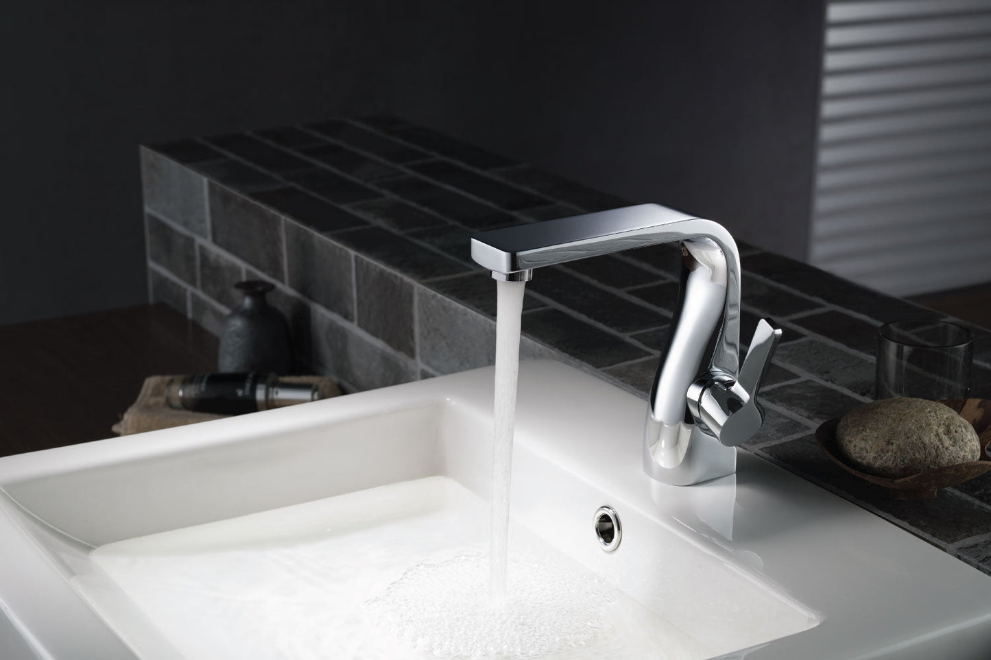 Bari Bathroom | Single Hole Bathroom Faucet | Isenberg - 260.1000SB